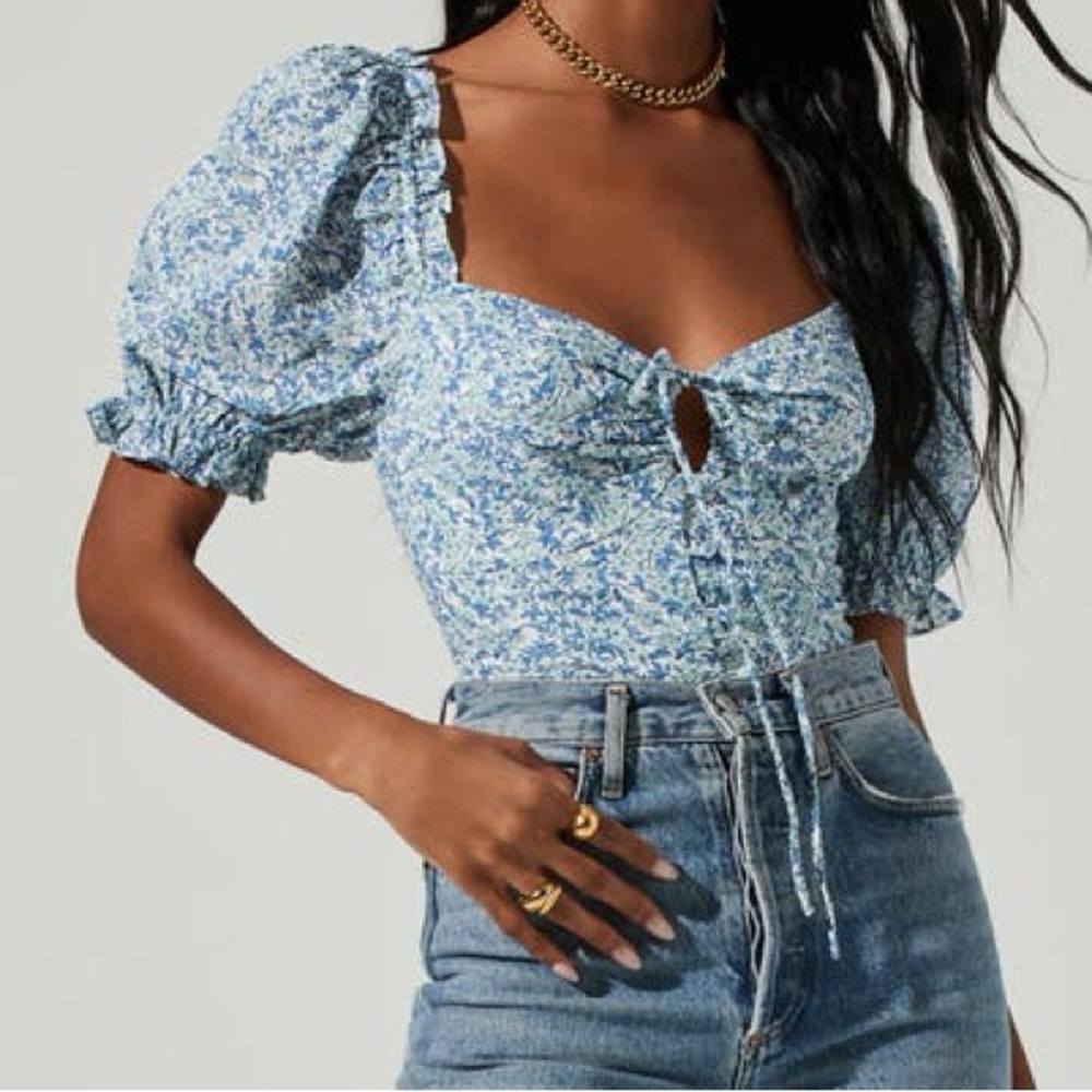 ASTR Floral Blue Puff Sleeve Top